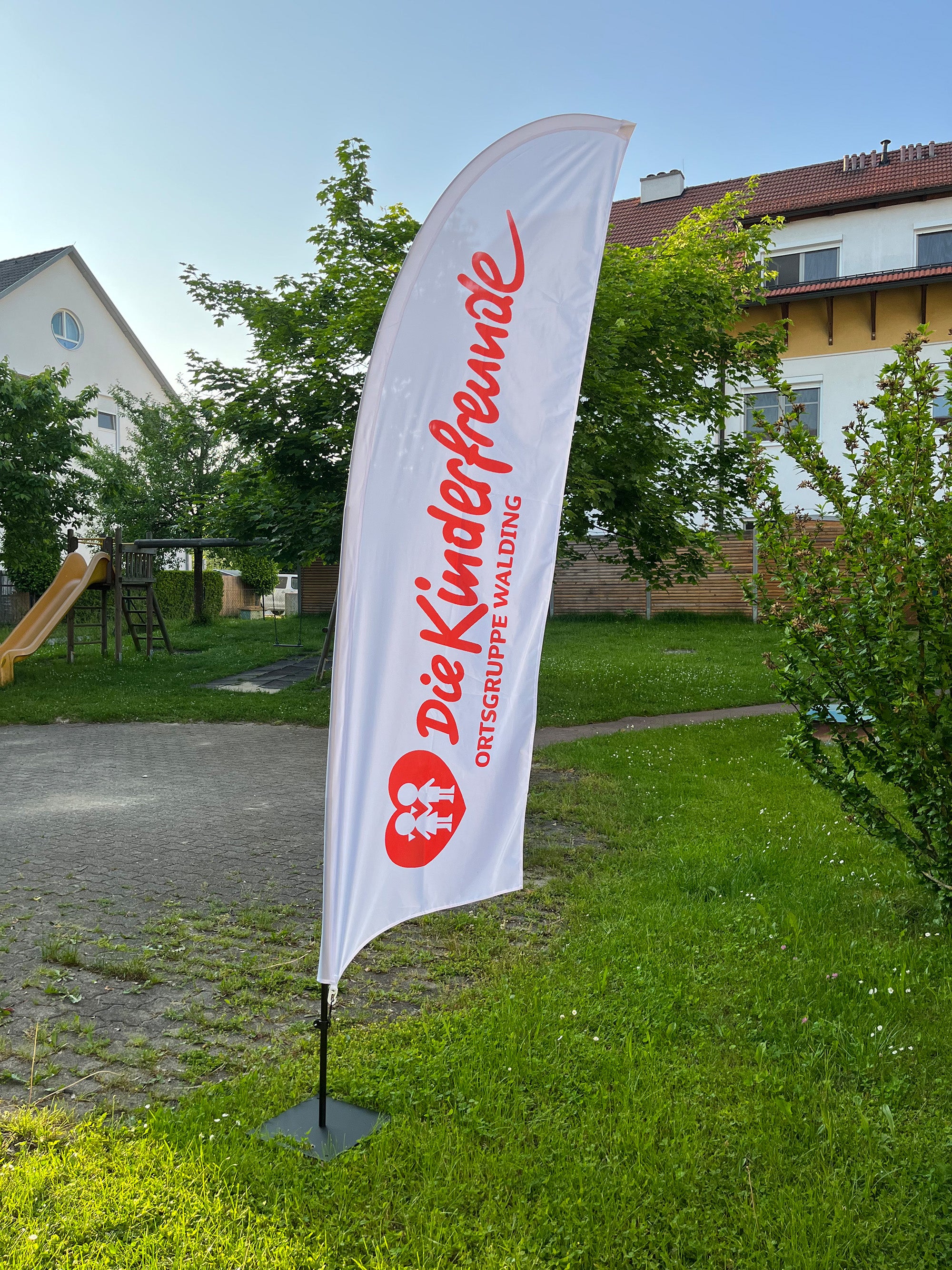 Werbetechnik mit Beach Flags und Roll-Ups
