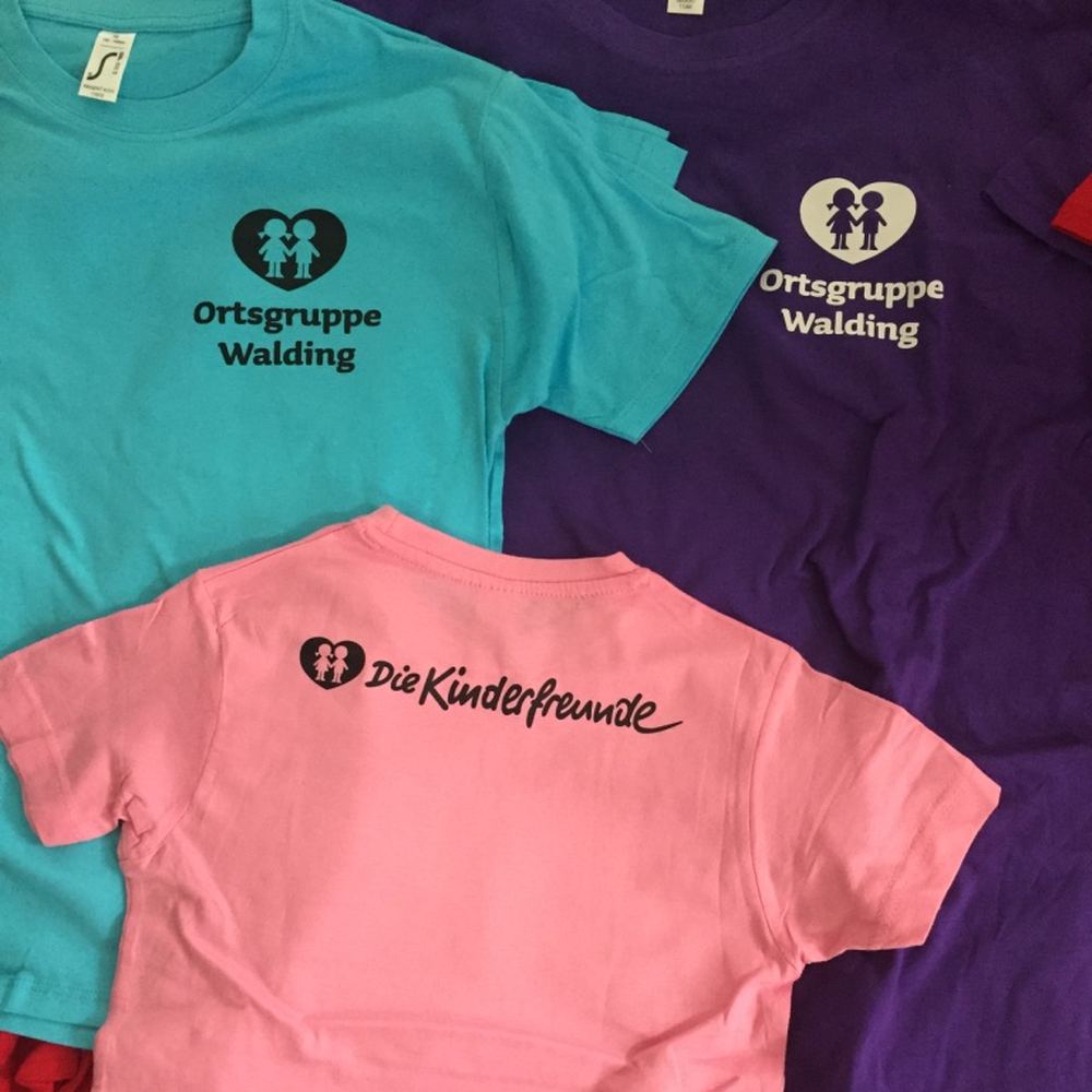 Bedruckte T-Shirts in mehreren Farben